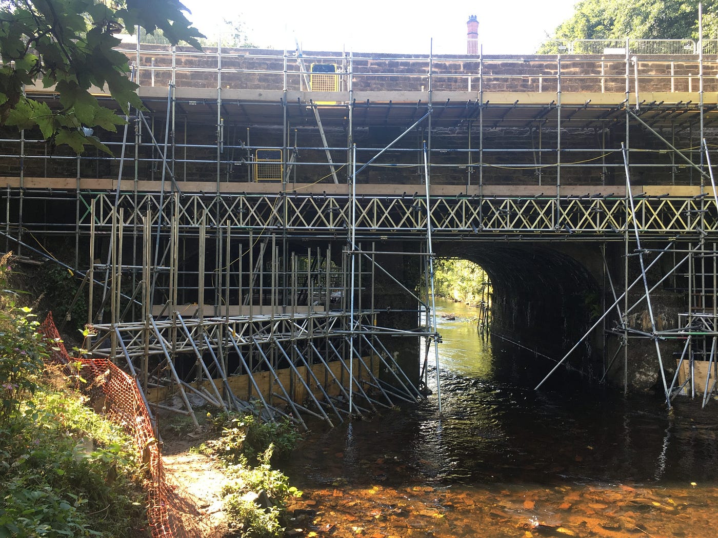 Key Factors to Know Before Booking Scaffold Hire Services