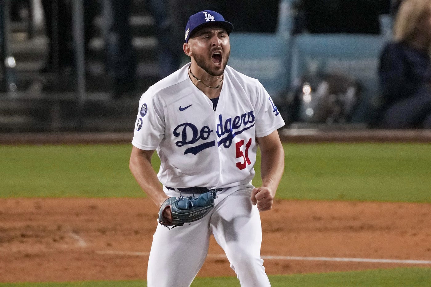 Dodgers: Dave Roberts provides bizarre update on Brusdar Graterol