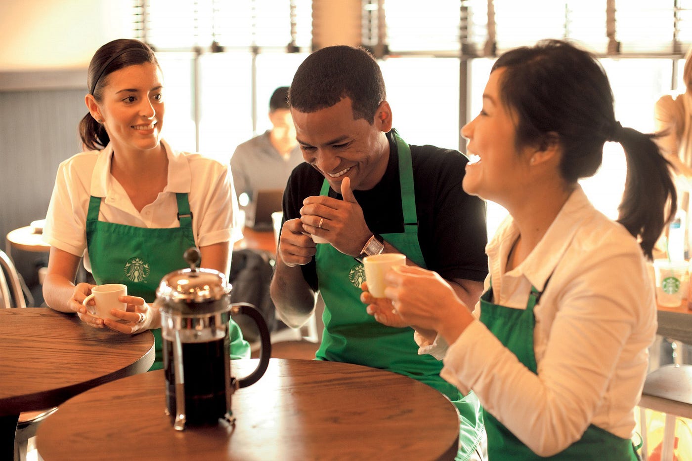 Experiência, inovação e design: veja como é o maior Starbucks do mundo -  Consumidor Moderno