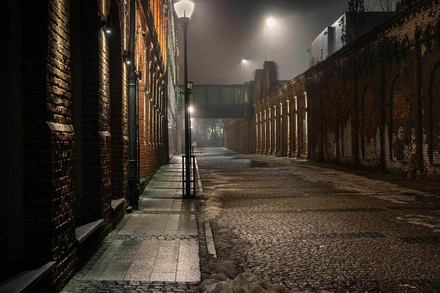 Every witness looked ahead. Detective Vance looked down. Photo by Sylwester Krawczyk on Unsplash
