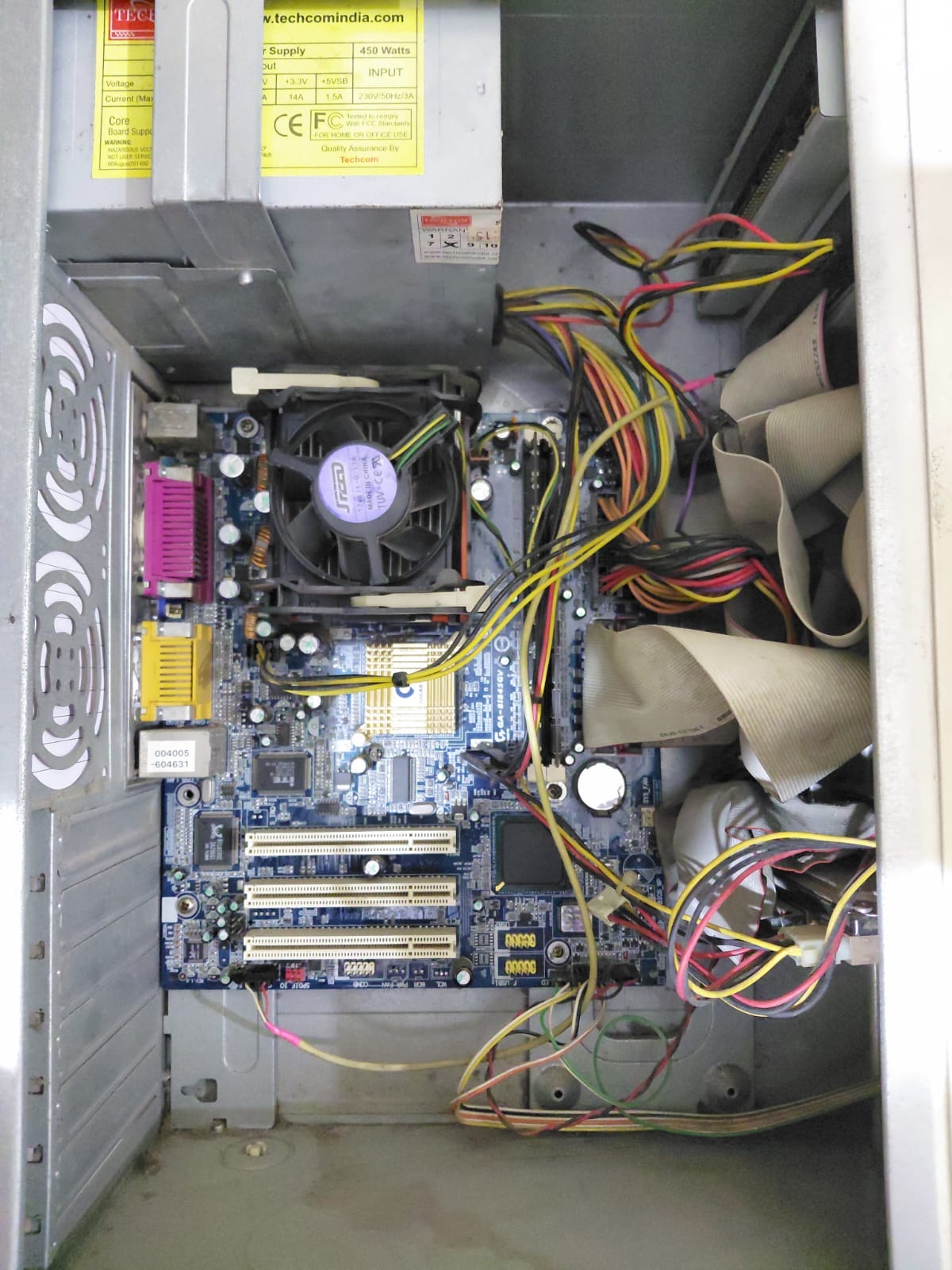Intel Pentium 4 524 @ 3065.95 MHz - CPU-Z ATOR