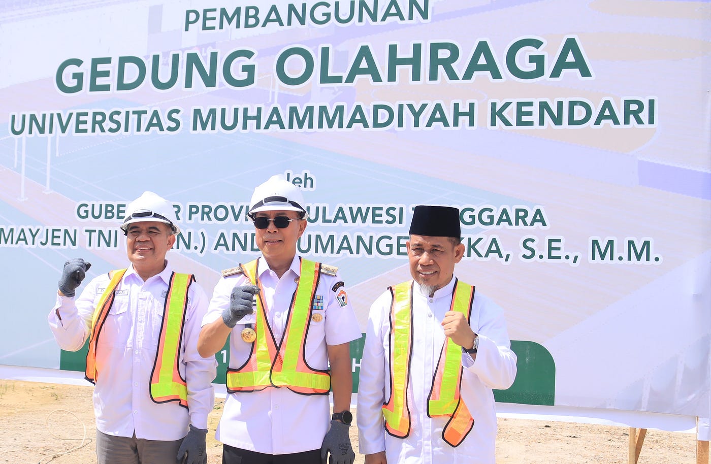 Gubernur Sultra Hadiri Halalbihalal dan Letakkan Batu Azas Gedung Olahraga UMKENDARI