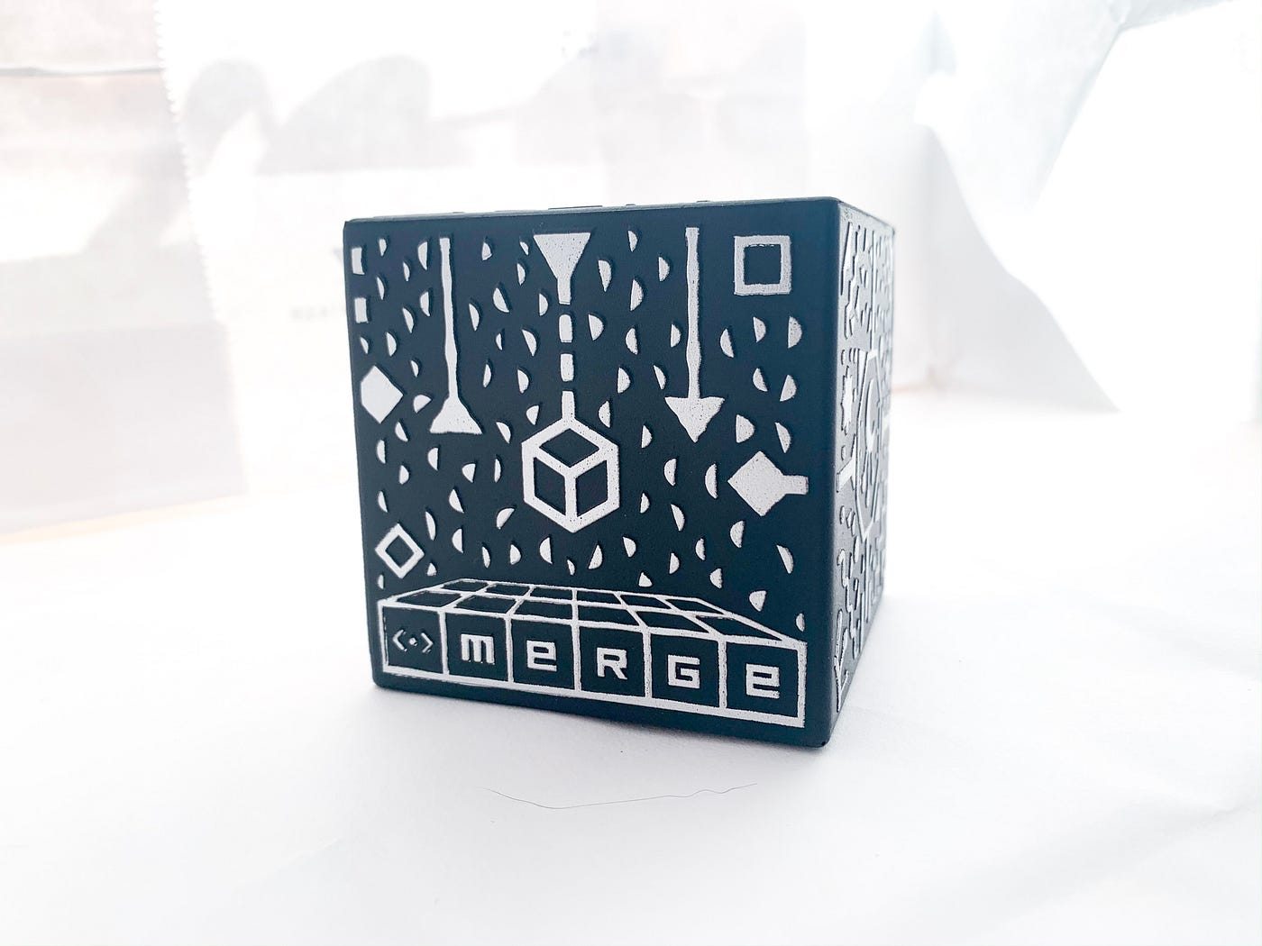 Merge Cube Experience by MergeVR