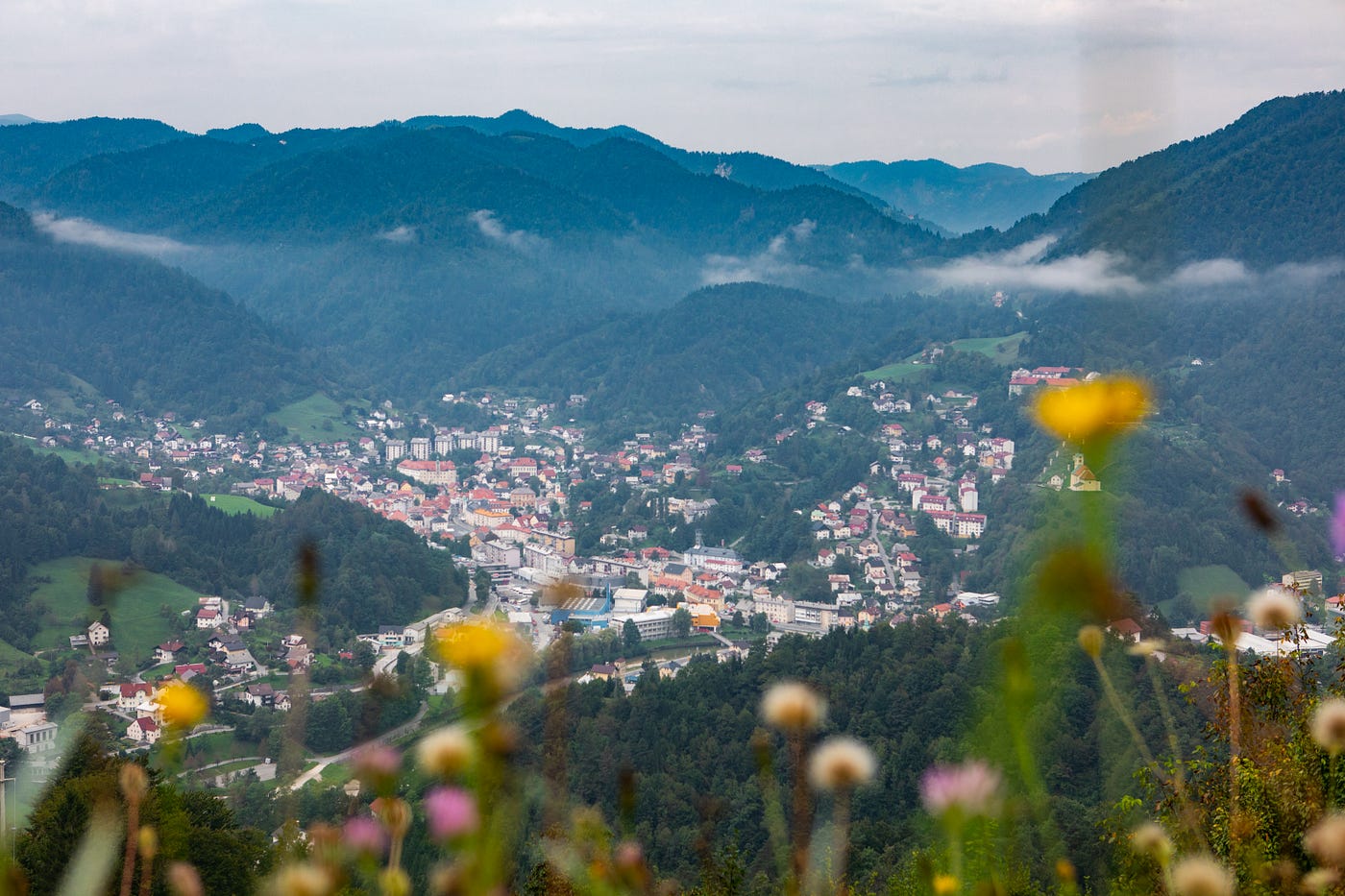 Tra le montagne slovene, un Carnevale che sorprende: benvenuti a Idrija