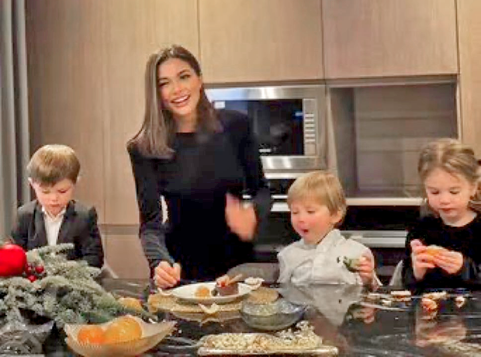 Who Is Astronomer CEO Andy Byron's Wife? About Megan Kerrigan Byron | by  Headshot Pros | Jul, 2025 | Medium