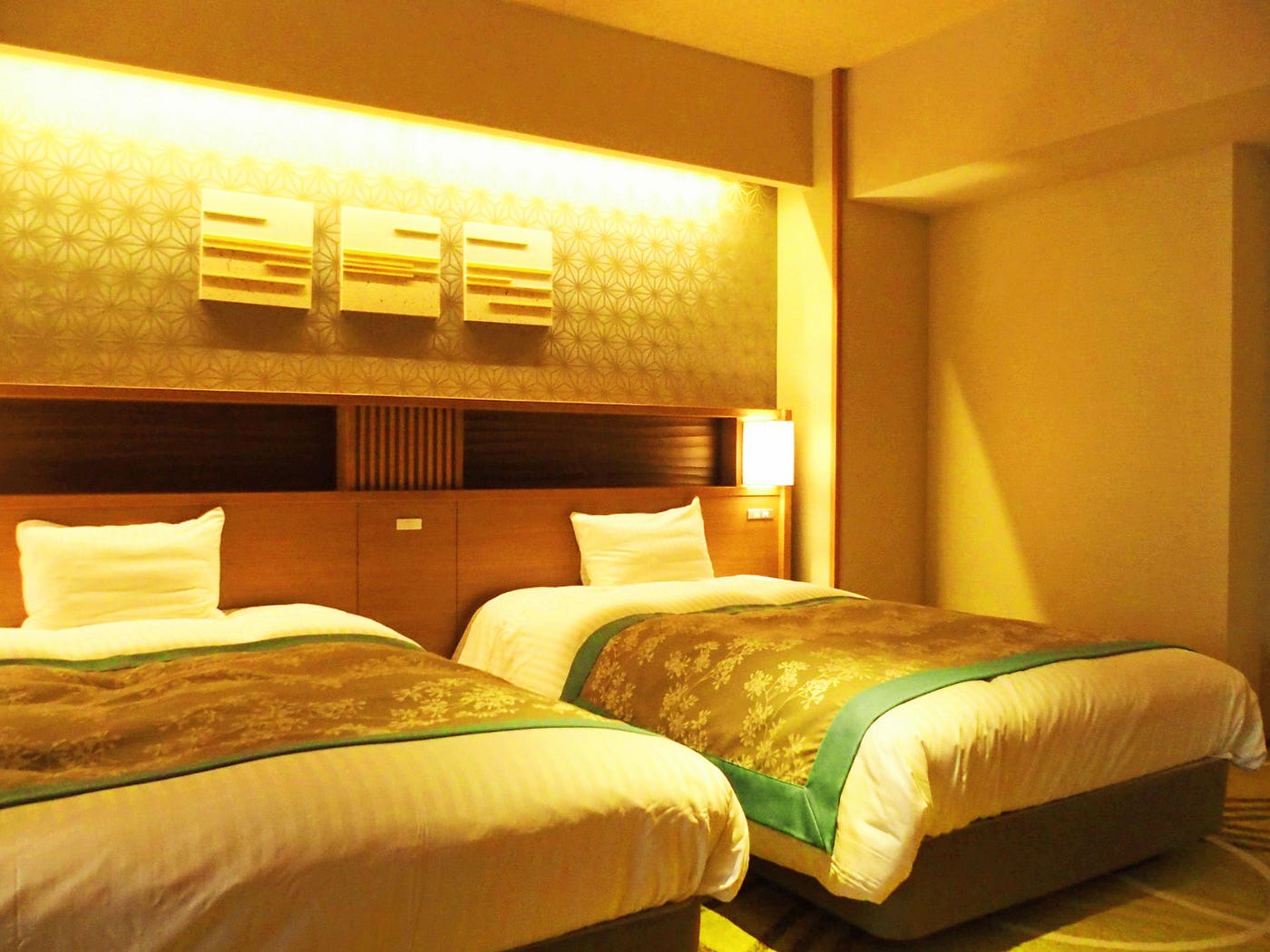 東京湾アクアラインイースト秋満喫ツアー③：龍宮城スパ／ホテル