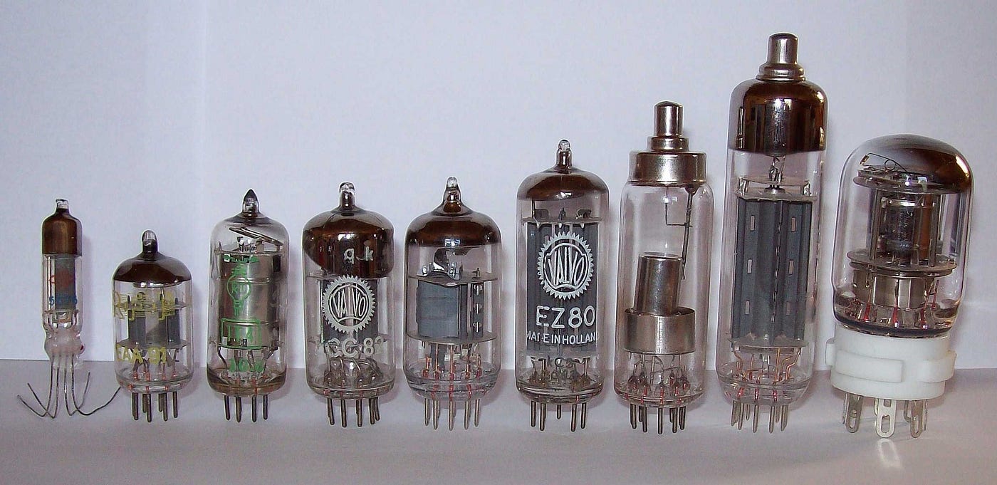 Lampe UBC81 Telefunken - Tube Radio NOS - Neuf En Boîte