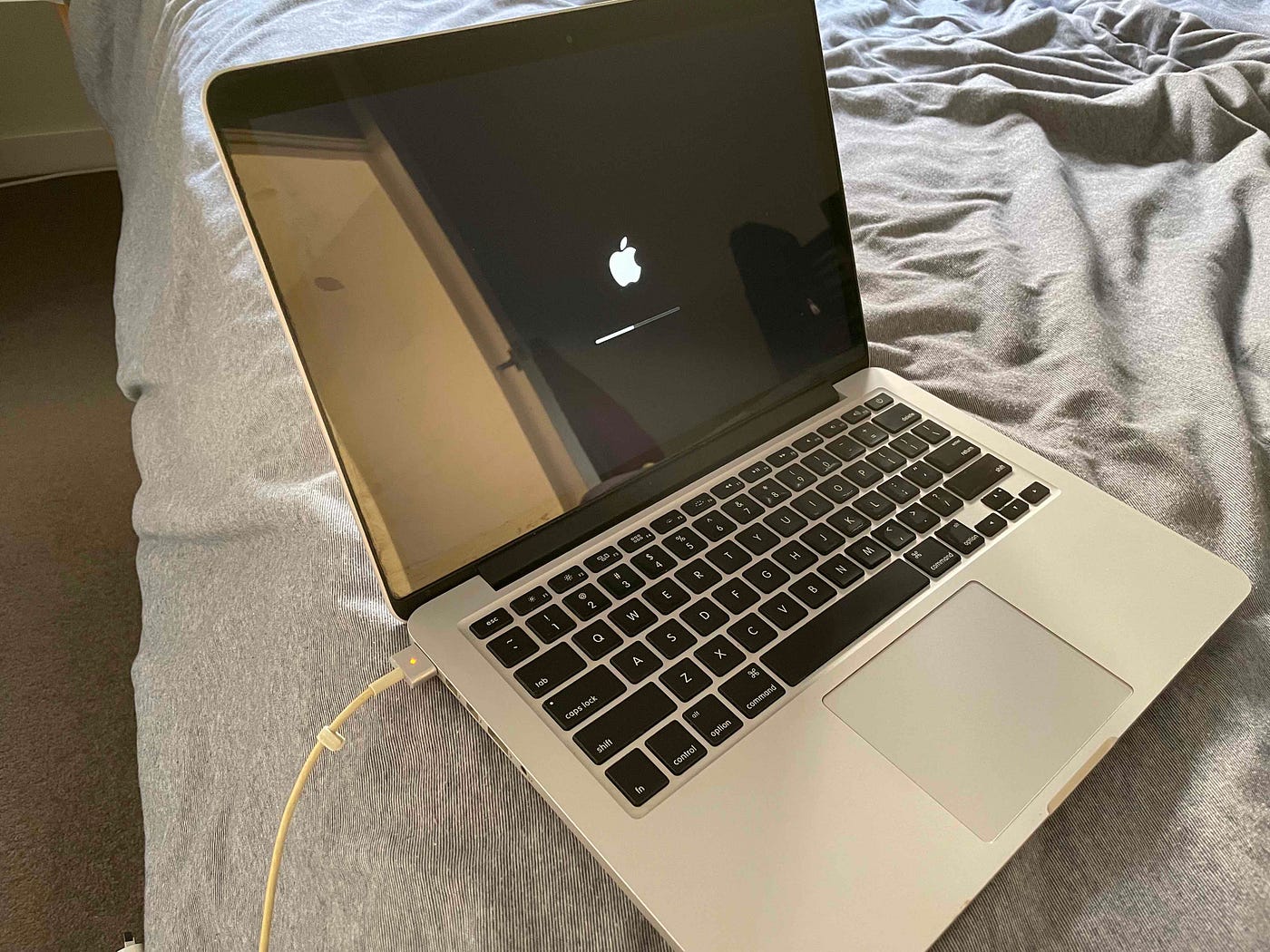 Replacing MacBook Pro Battery by Yourself (13