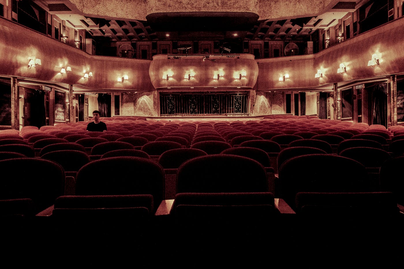 De ce urăsc teatrul
