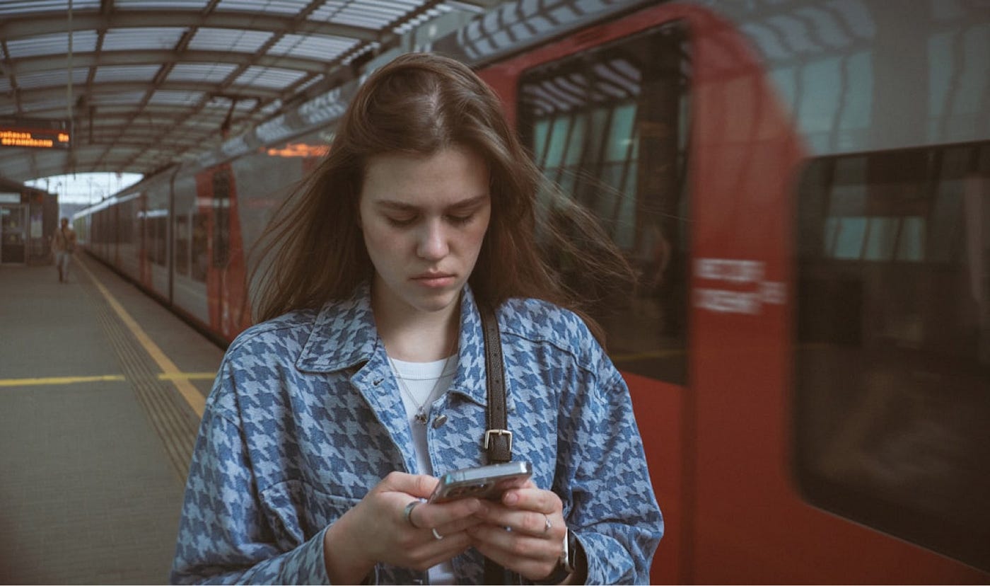 Why Travel Companies Struggle to Manage Global eSIM Connectivity