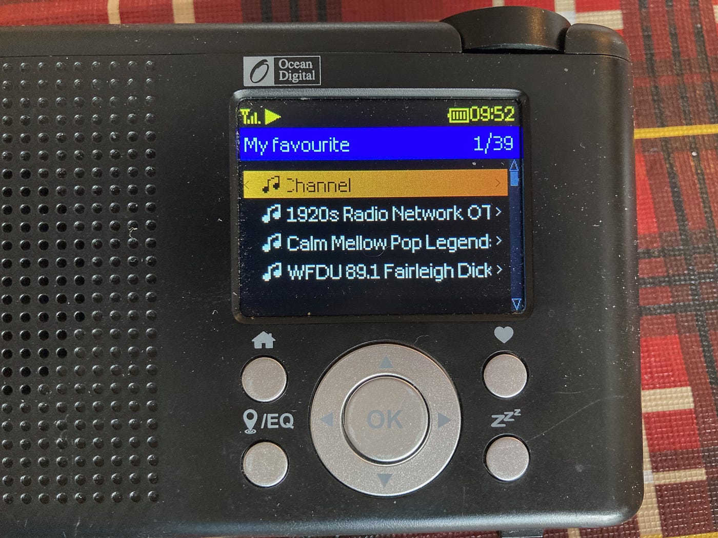  Ocean Digital WR-23F Portable FM Internet Radio 2.4” Color LCD  Built-in Battery Wi-Fi Bluetooth (Black) : Electronics