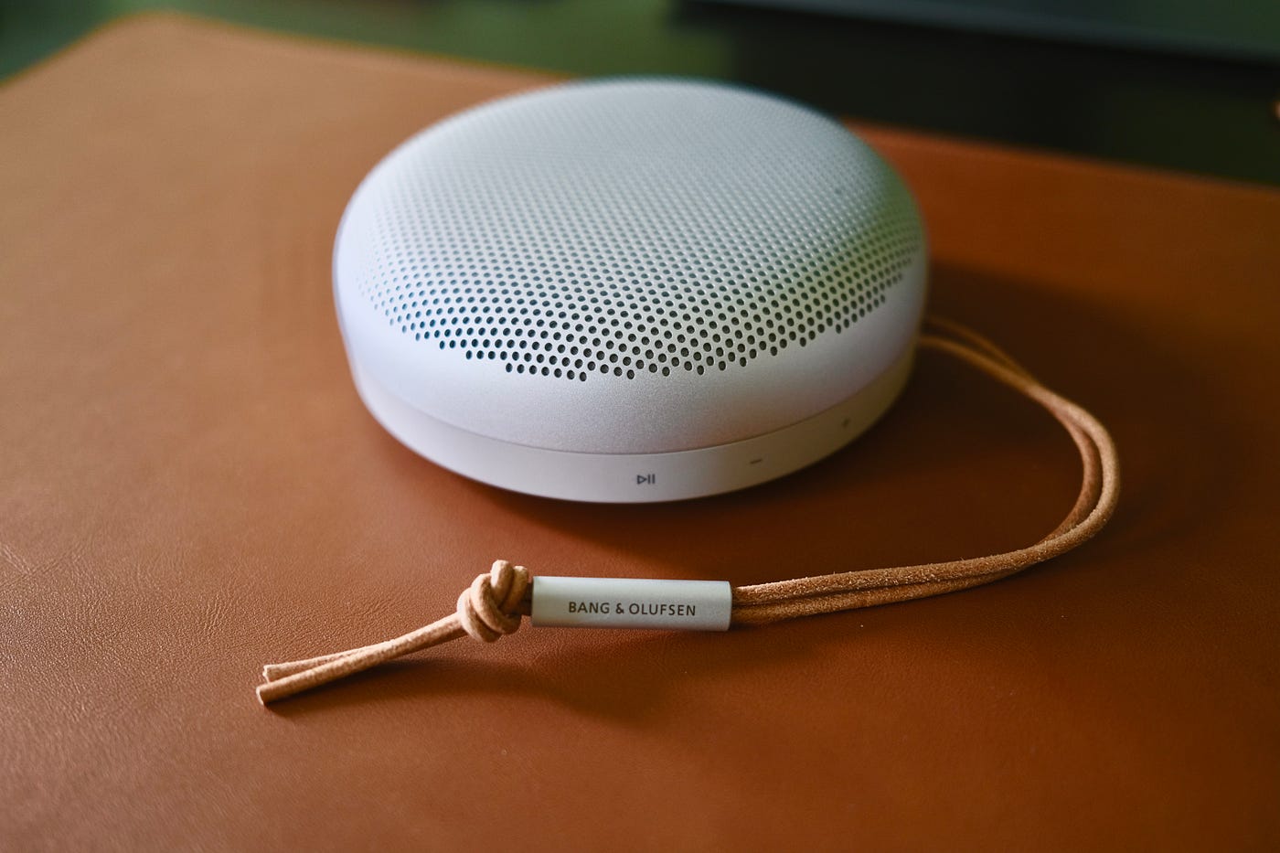 ⭕️新品。西動作確認済⭕️B&O Beosound A1 Gen 2 Bang&Olufsen Beosound A1 2nd Gen [Anthracite Oxygen] 価格