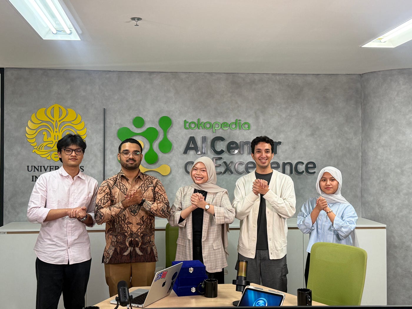 Sesi Talkshow “Reality Check” bersama Ibu Kamila Alifia Imanuddin, S.Kom, M.T.I., Bapak Muhammad Mudrik (Software Engineer Flip), dan Bapak Abdul Hasan Zawawi (AI & Machine Learning Engineer Prudential. (Sumber: Dokumentasi)