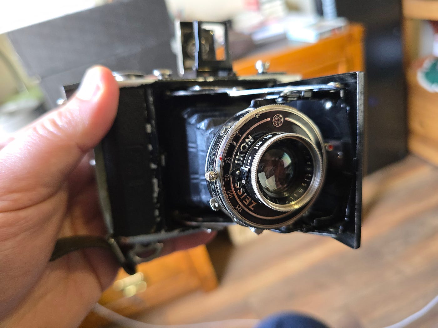 Using 35mm Film in a Zeiss Ikonta 521 (4.5×6 on 120) and How to Manually Advance It