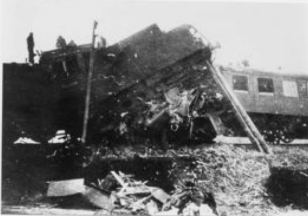 希少　Die deutsche Katastrophe The German Catastrophe: Reflections and Recollections by