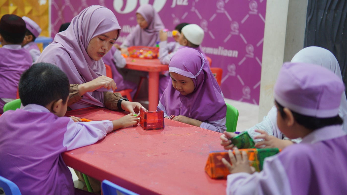 Trial Class Alfatihah School Dihadiri Puluhan Orang Tua dan Anaknya