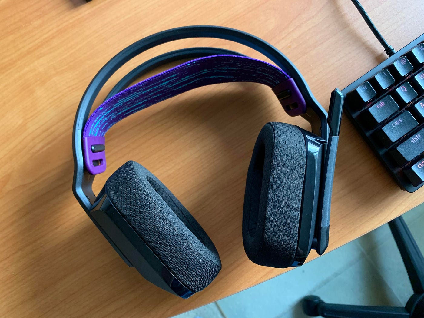 Logitech G733 Wireless Gaming Headset Review, by Alex Rowe