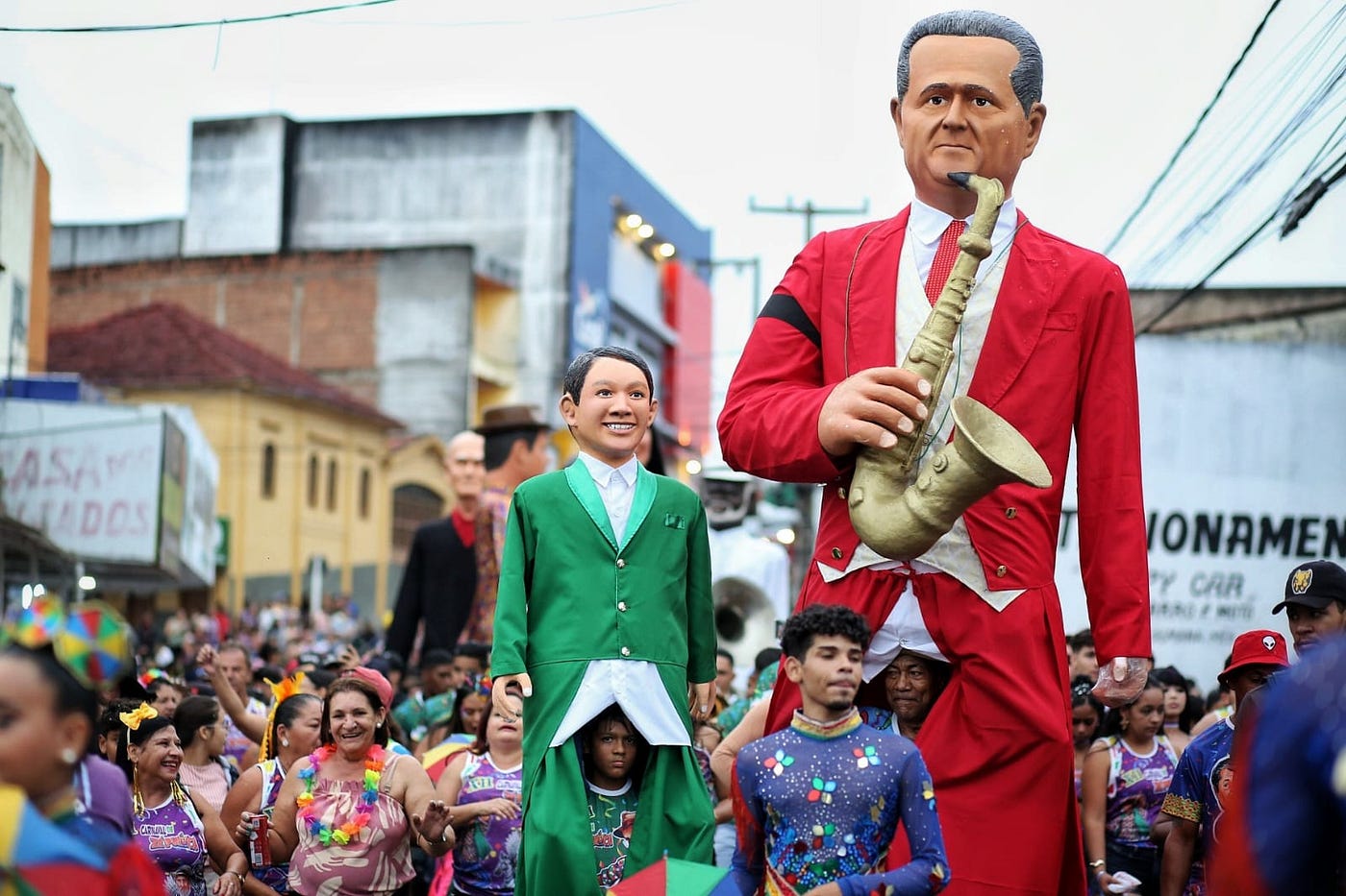 Carnaval do Zé Puluca reuniu 8 mil foliões e promoveu o 4º Encontro de Bonecos Gigantes do Agreste.