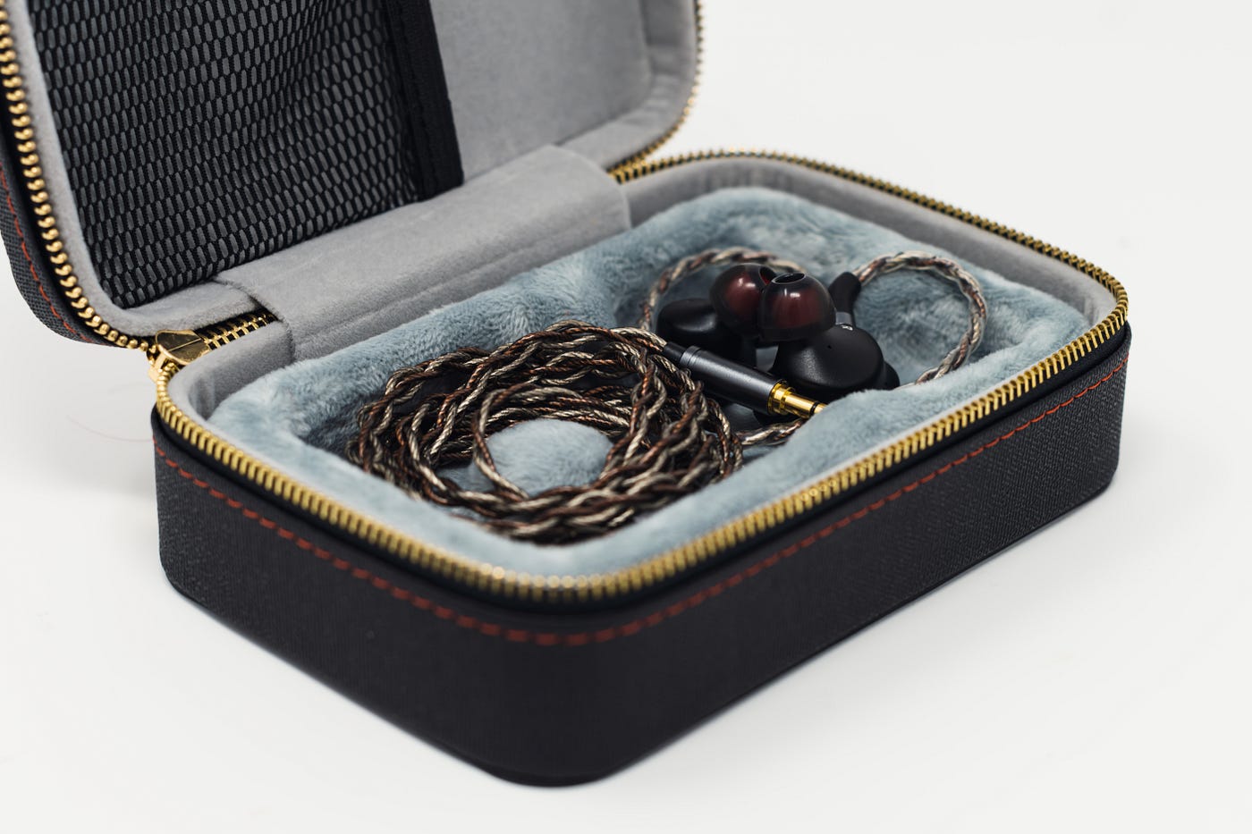 7Hz x Crinacle Salnotes Dioko Review | by Alec | Bedrock