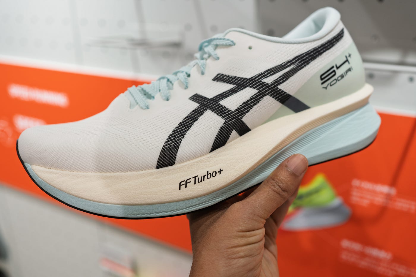 ASICS S4+ Yogiri Review. For Runners Who Want to Run Sub-4