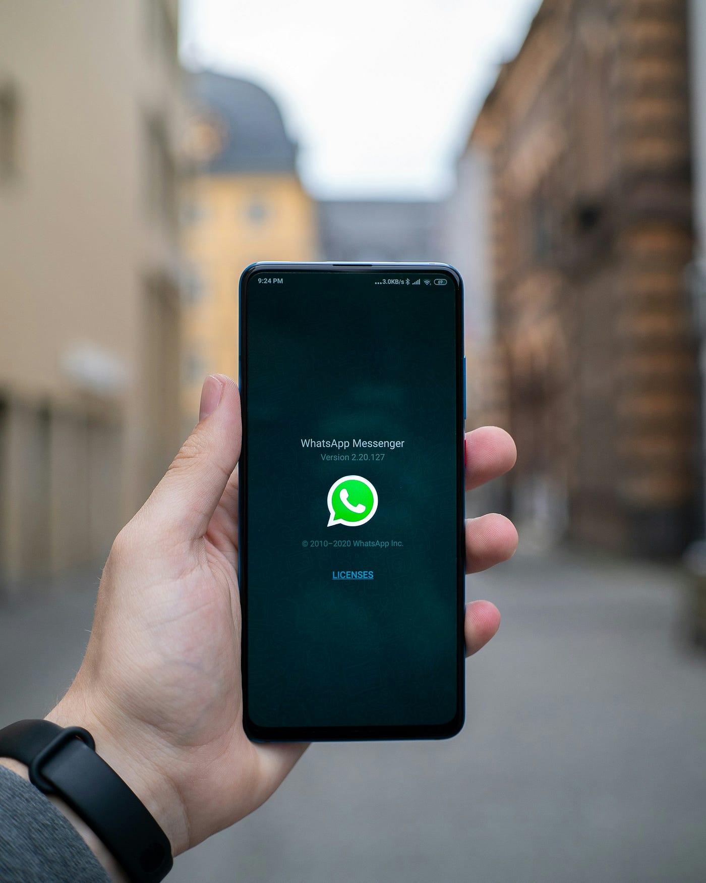 🔔 WhatsApp Will Notify You When Contacts Change Usernames — Here’s Why It Matters