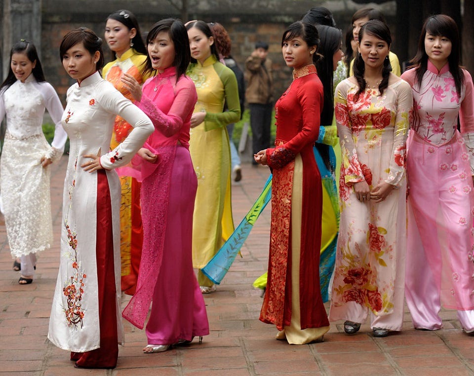Dez países que preservaram seus trajes típicos como moda, by Luna Rocha