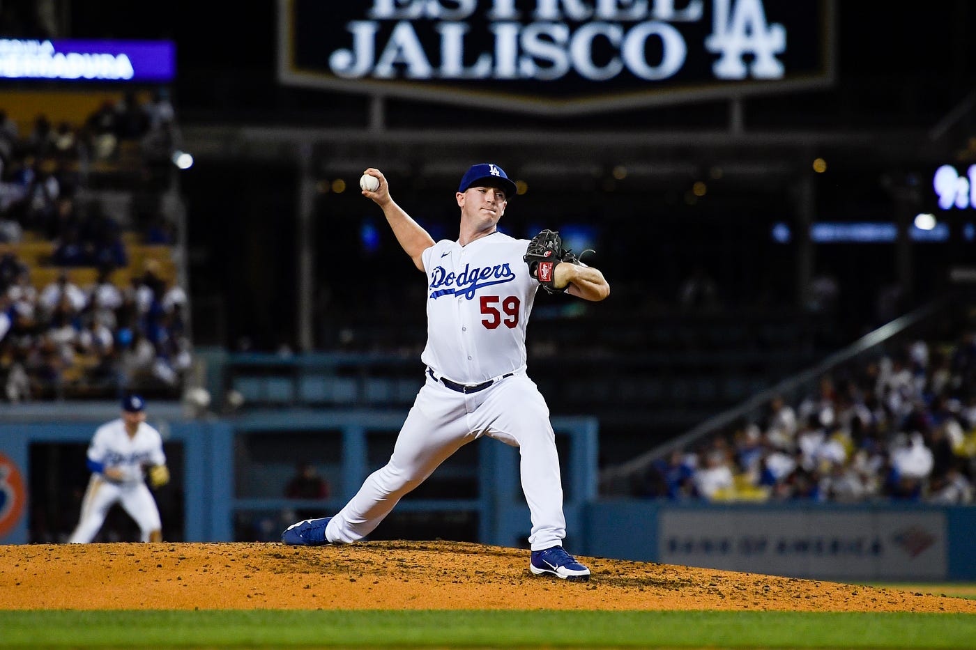 Los Angeles Dodgers fans honor three-time Cy Young Award winner