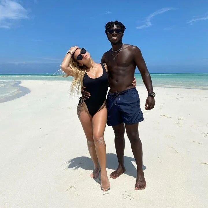Lovers Stuck On An Island Alone