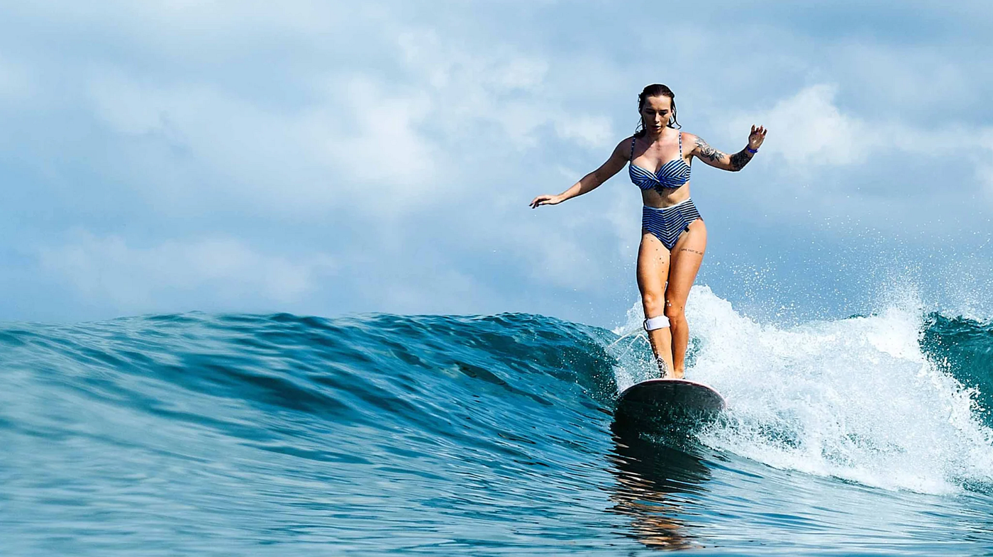 Stable longboard riding bali