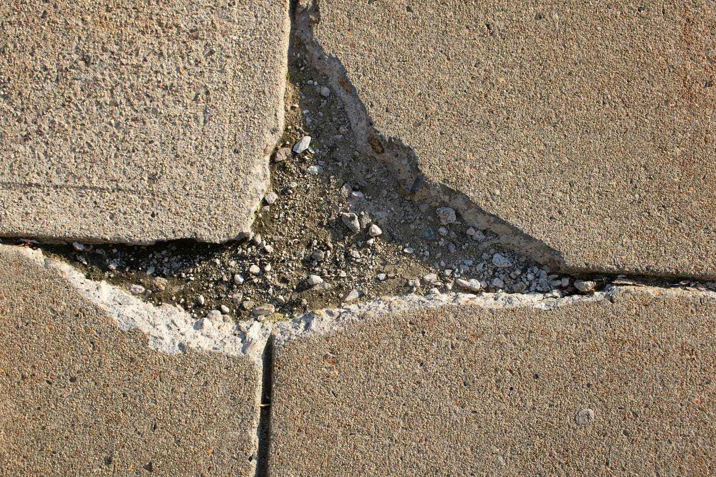 Pavements, Sinkholes, and Surprise Vendors: A Maputo Obstacle Course