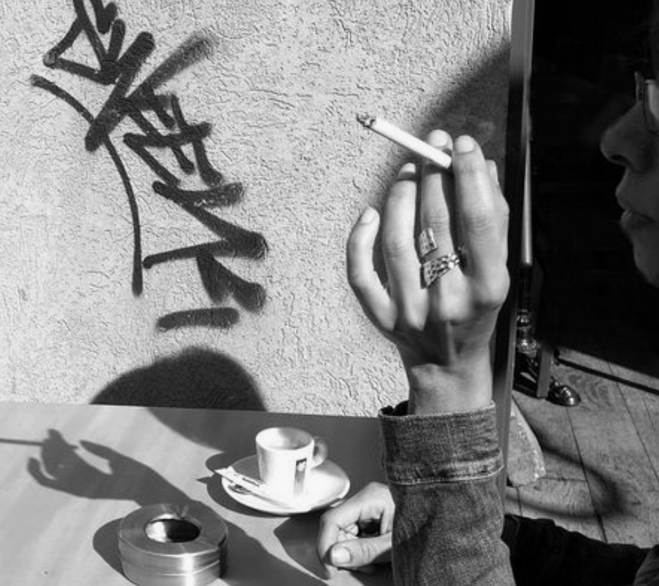 how to not breathe in cigarette smoke What does the smell of stale tobacco smoke mean?