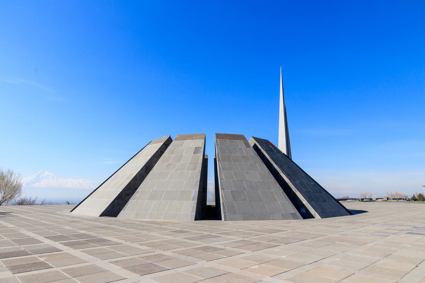 Yerevan Tsitsernakaberd Armenian Genocide Museum Memorial: https://commons.wikimedia.org/wiki/File:Yerevan_Tsitsernakaberd_Armenian_Genocide_Museum_Memorial_msu-2018-3008.jpg