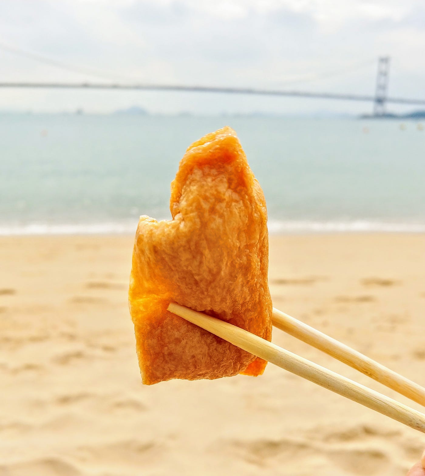 吃着什麼味的青瓜卷和腐皮壽司. 我喜歡坐在海灘吃青瓜卷作午餐, 完全不用豉油和芥辣。 起初是因為怕麻煩… | by Christo Lau 劉雨鈤|  Medium