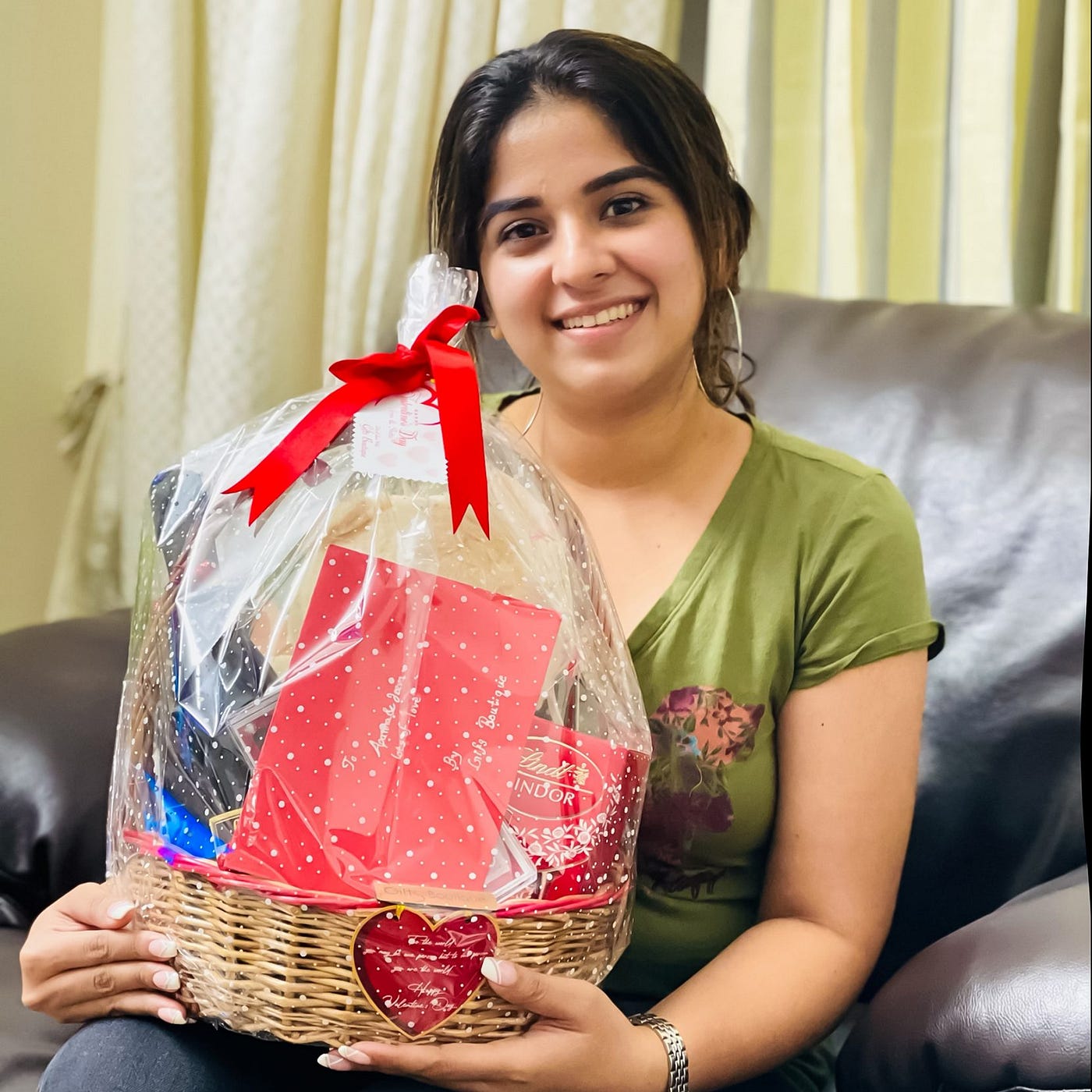 Send Best Happy Birthday Gift for Wife | Gifts & Hampers — Angroos.com -  Angroos - Medium