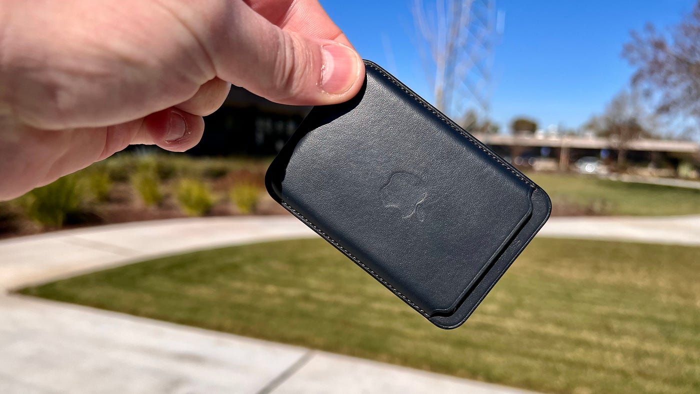 About the iPhone Wallet with MagSafe - Apple Support
