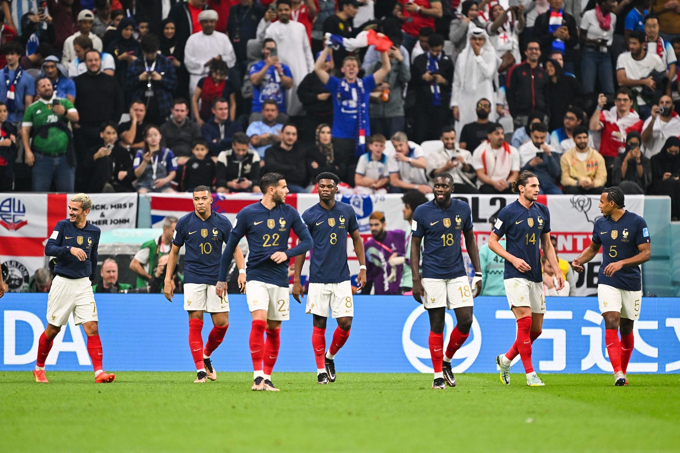 França vence Croácia por 4 x 2 e é bicampeã mundial de futebol