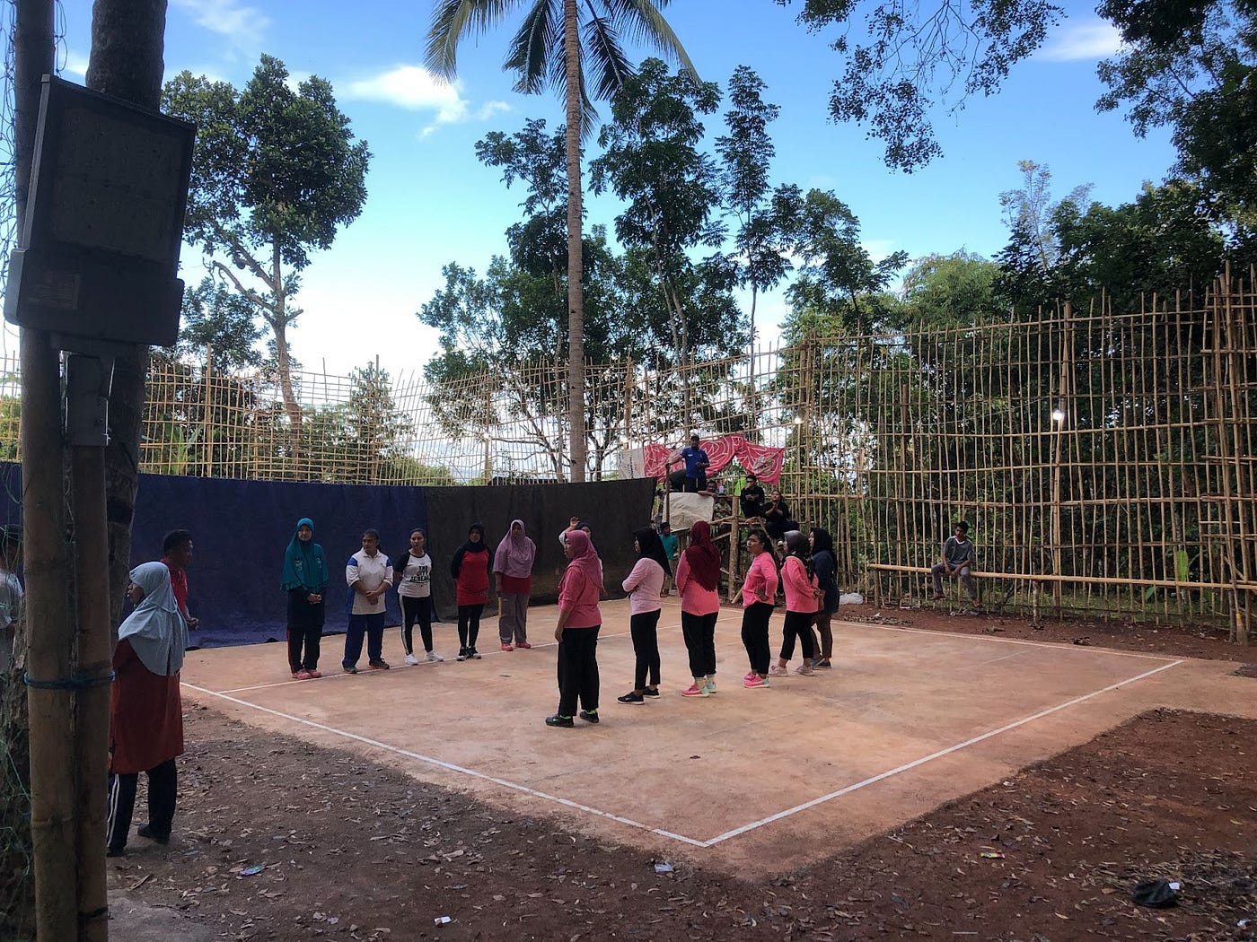 Pengenalan Pertama Tim Volunter Terhadap Rumah Produksi