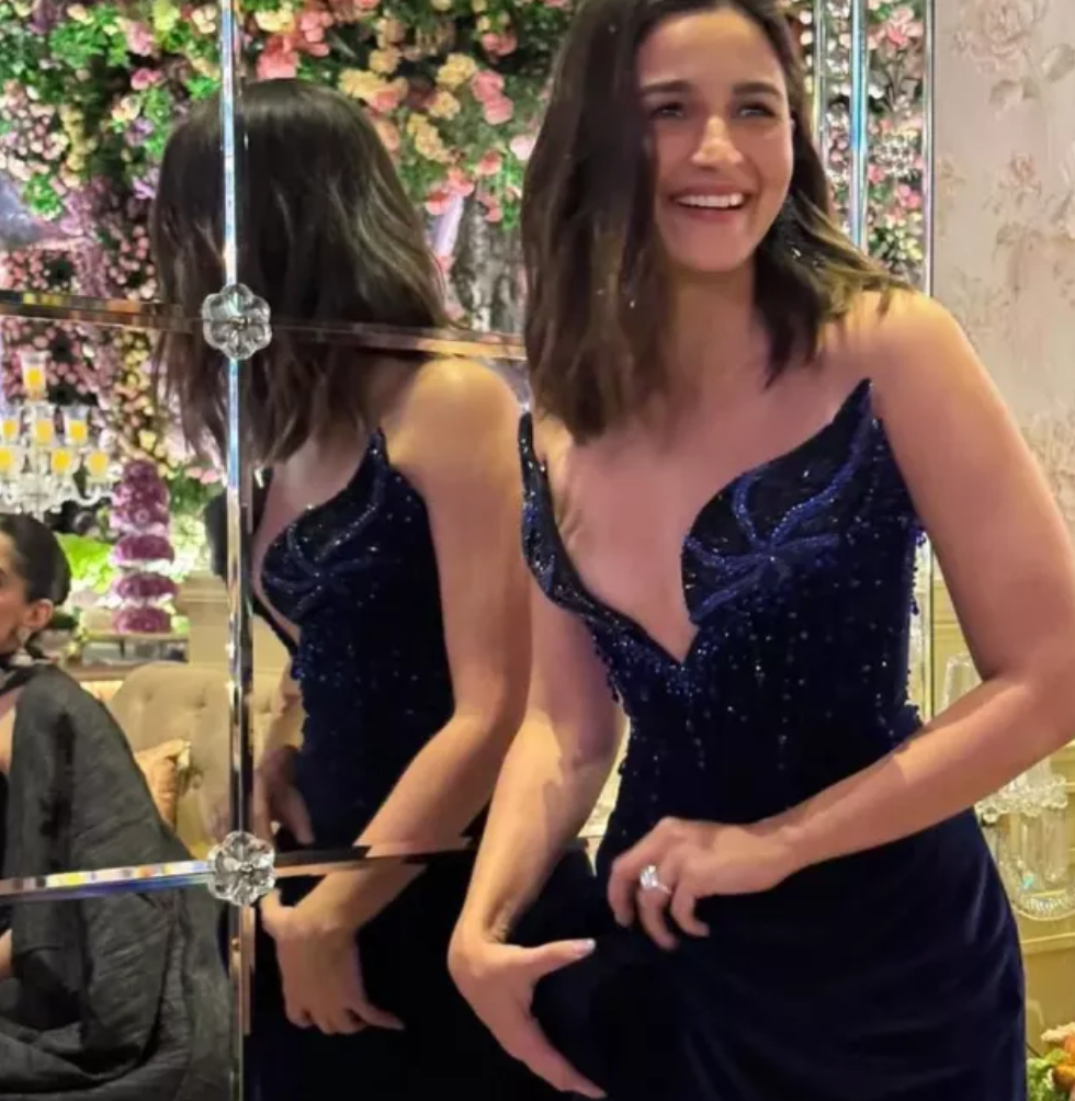 alia bhatt royal blue dress Royal Blue Love Alia Bhatt at Zee Cine Awards 2018