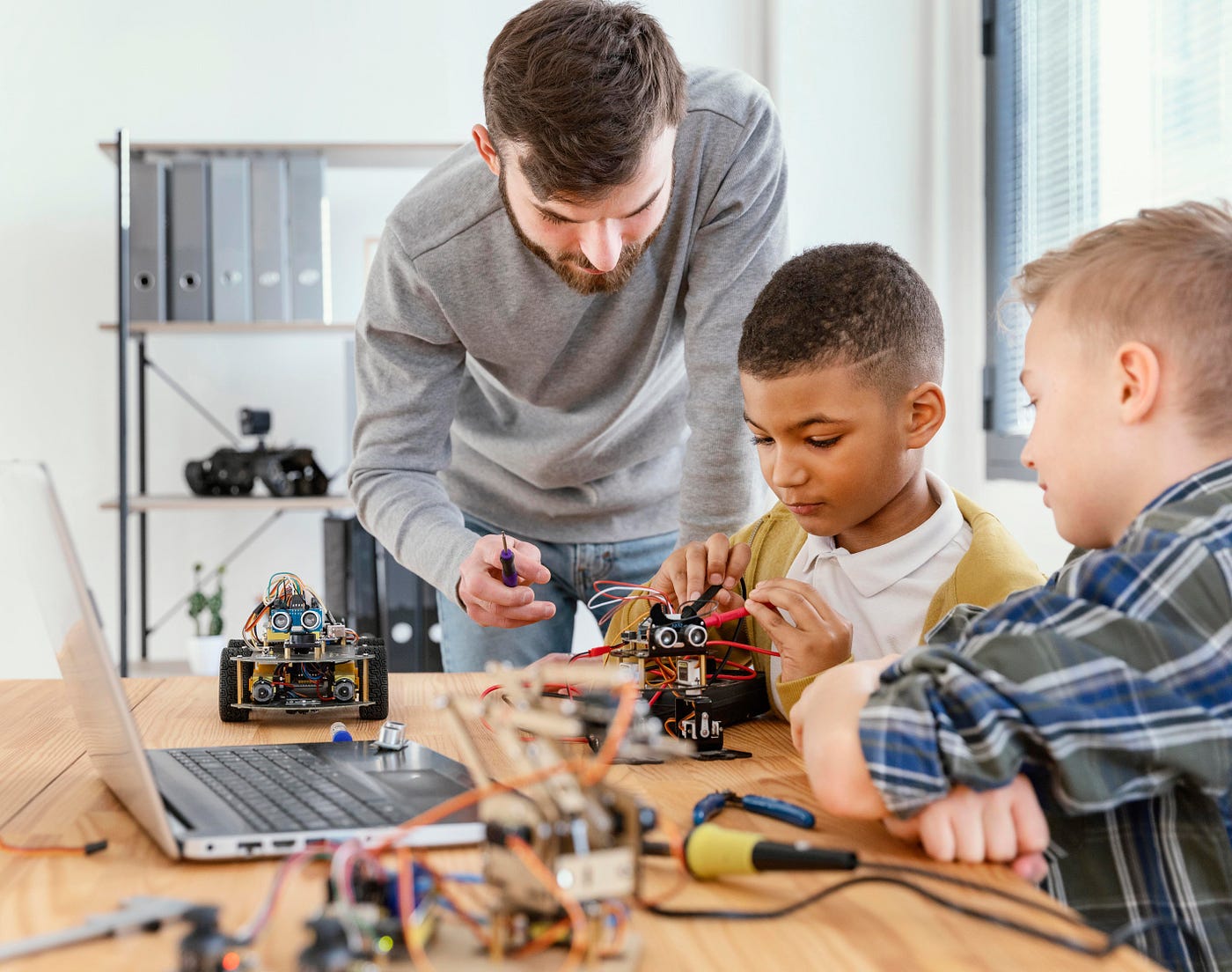 Beginner’s Guide to Robotics: From Building to Programming