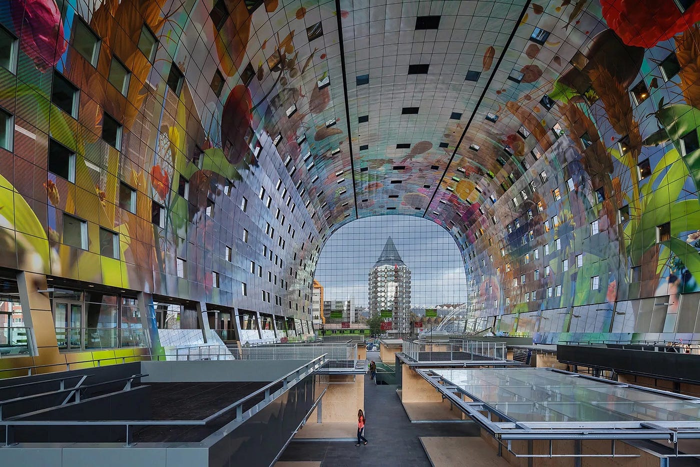 Markthal: Как дизайн нового здания преобразил город в Нидерландах | by  Anastasia Vikhareva | Дизайн-кабак | May, 2024 | Medium