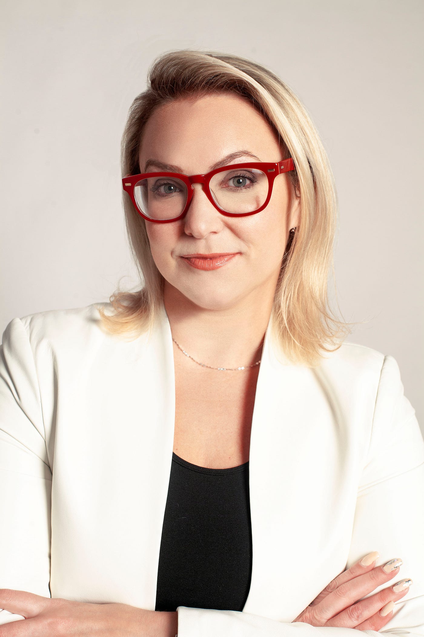 Dara Tarkowski of Actuate Law on The 5 Things You Need To Understand In  Order To Successfully Invest In Cryptocurrency | by Authority Magazine  Editorial Staff | Authority Magazine | Medium
