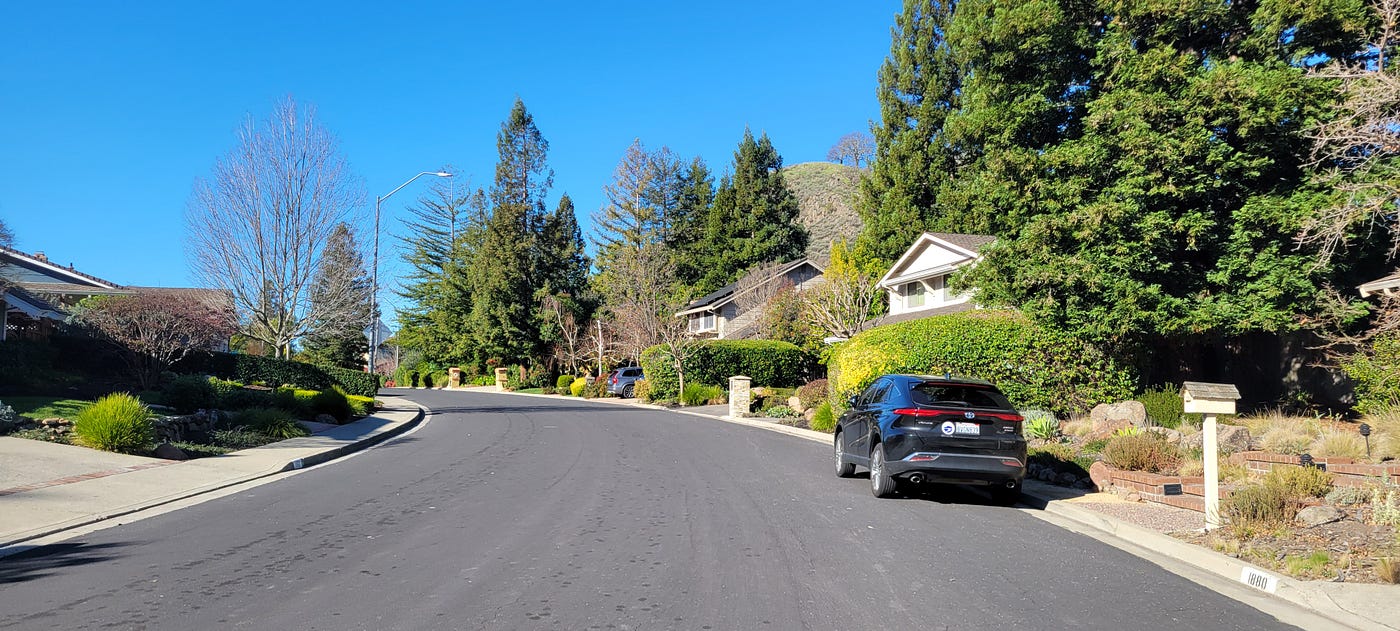 Rockspring Place 32 feet wide, just what taxpayers love