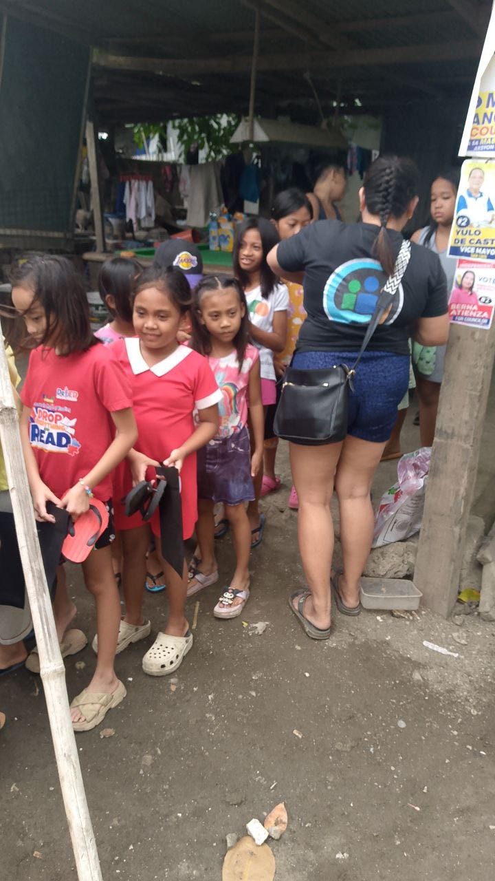 A Day of Warmth, Dignity, and Smiles: Our First Charity Event on Solana 🌍  | by We All United | Medium