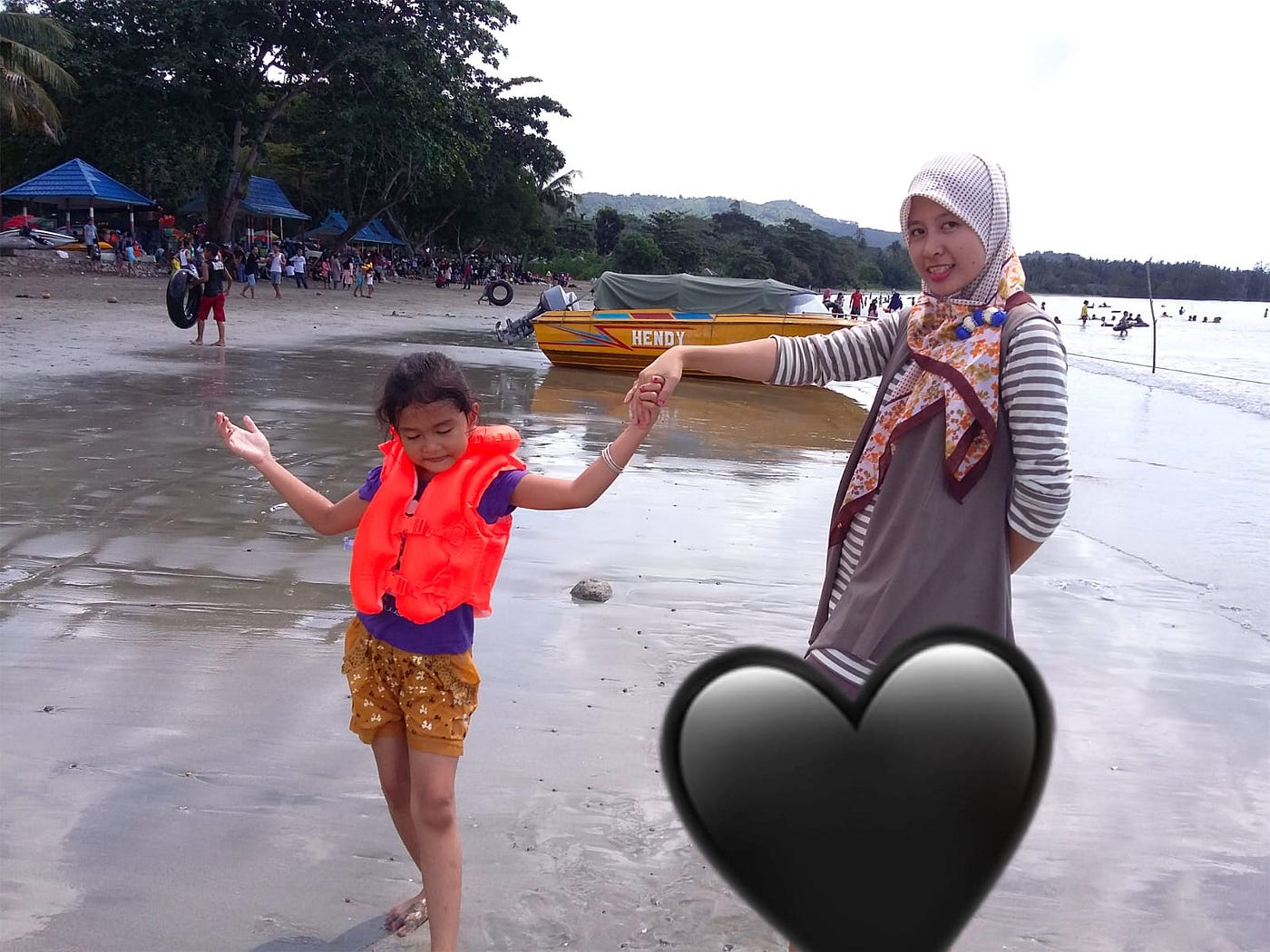 01 — Untuk yang terindah. Yang cintanya untukku tidak pernah habis.