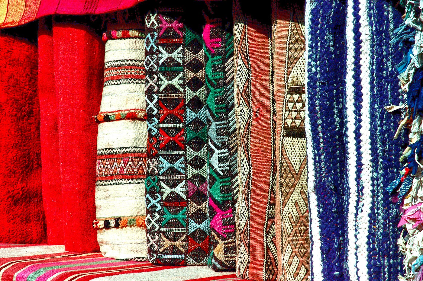 Fabric Traders: How to Find Trusted Suppliers for Your Textile Business