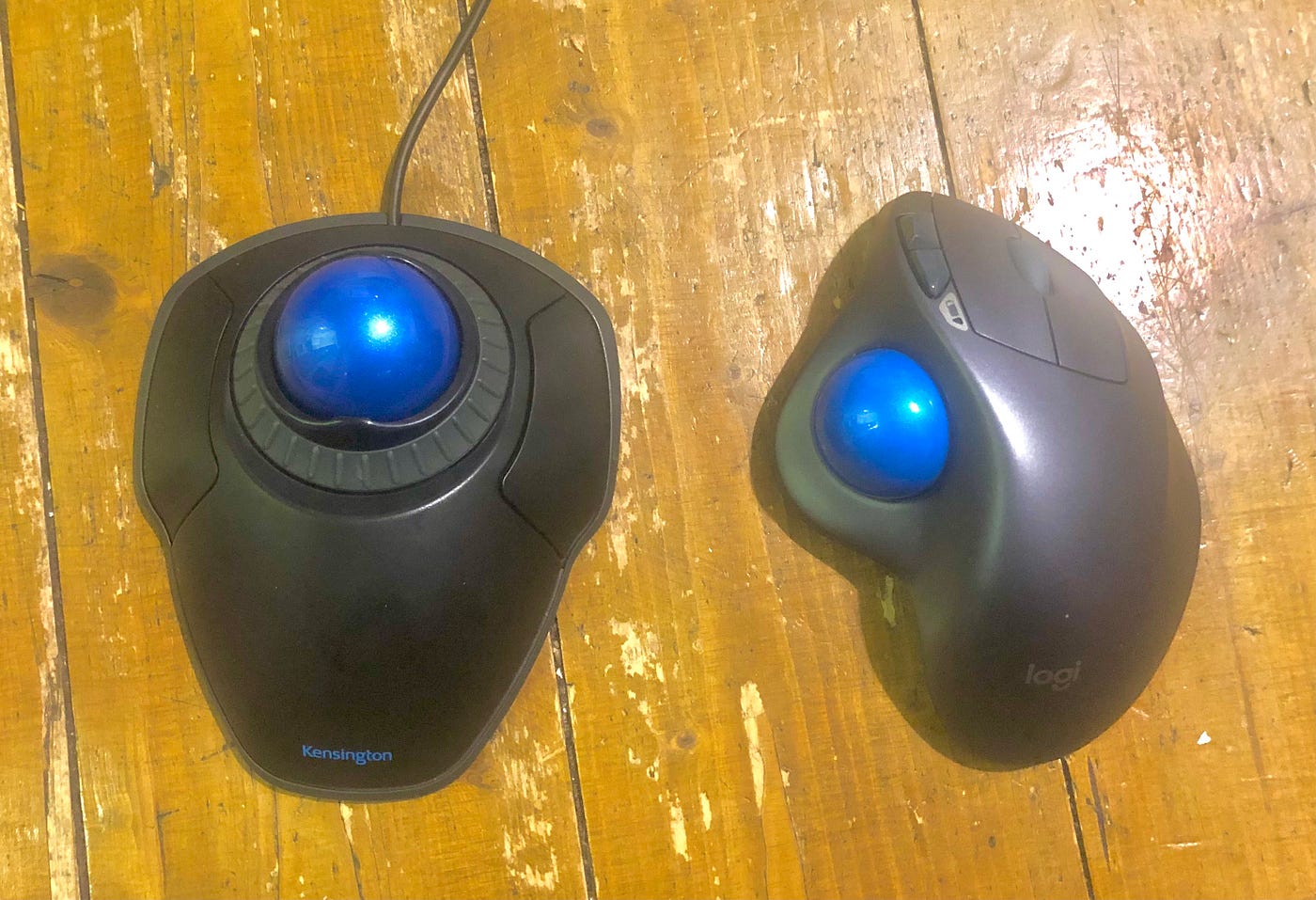 Why I brought back the glorious trackball and never used a regular mouse  again | by Millie Dev | UX Collective