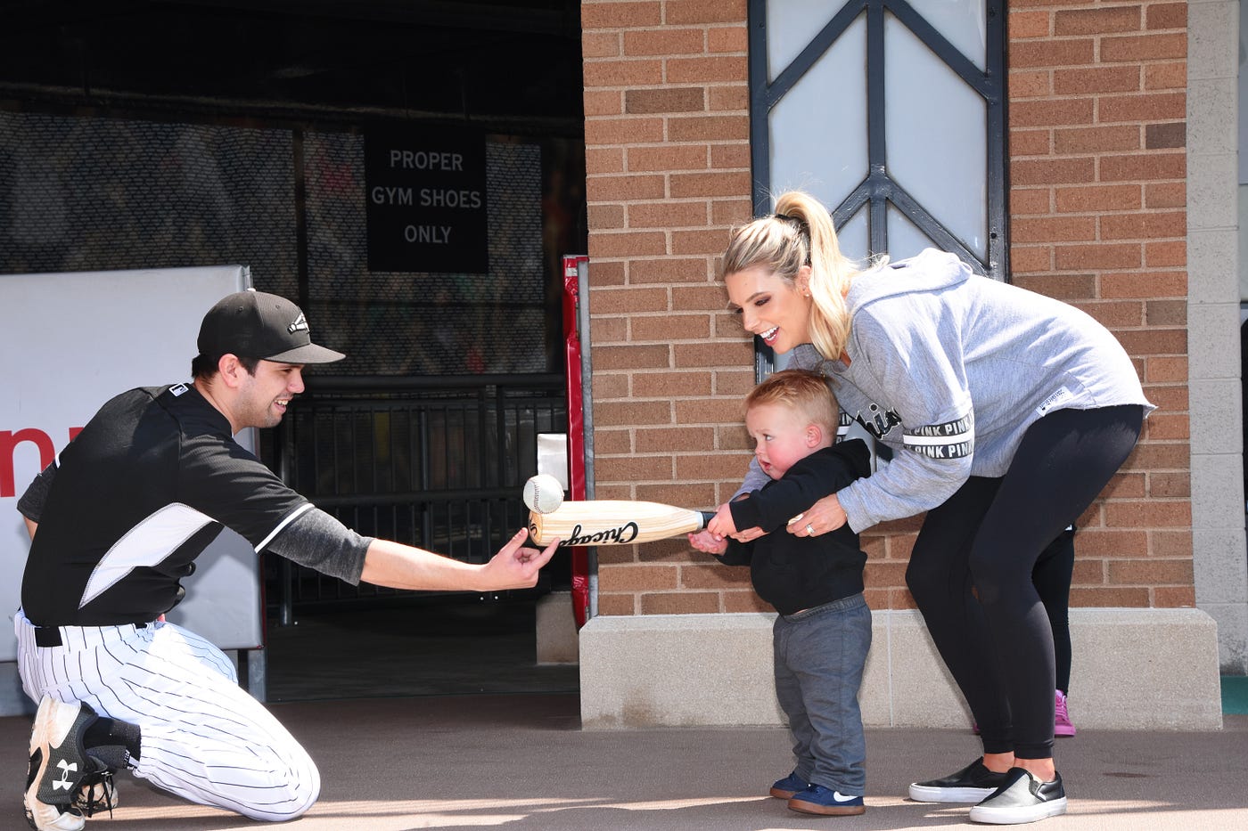 White sox hot sale gym shoes