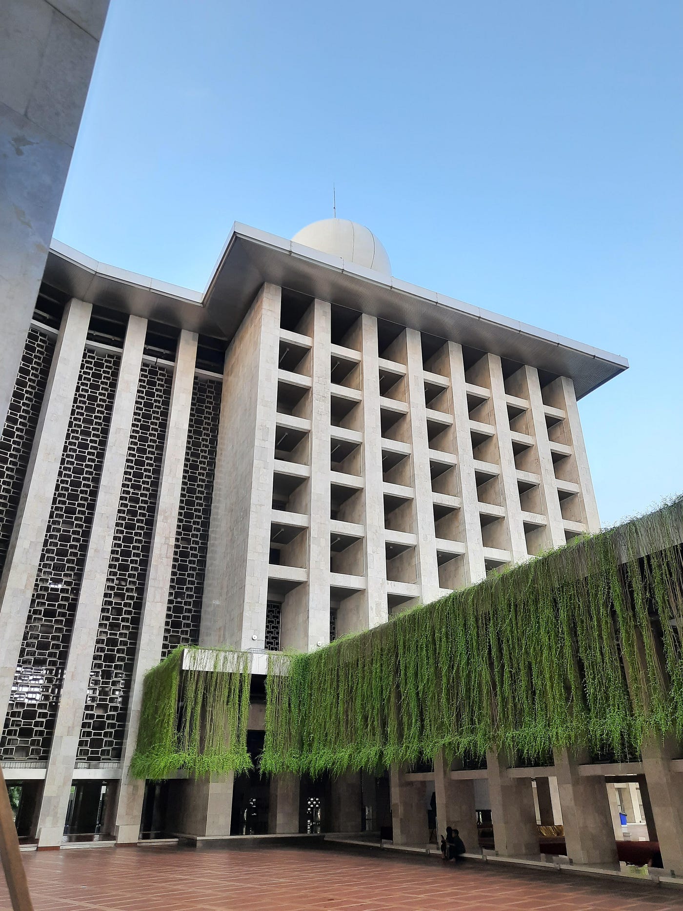 Seharian di Istiqlal, bisa ngapain aja, ya?