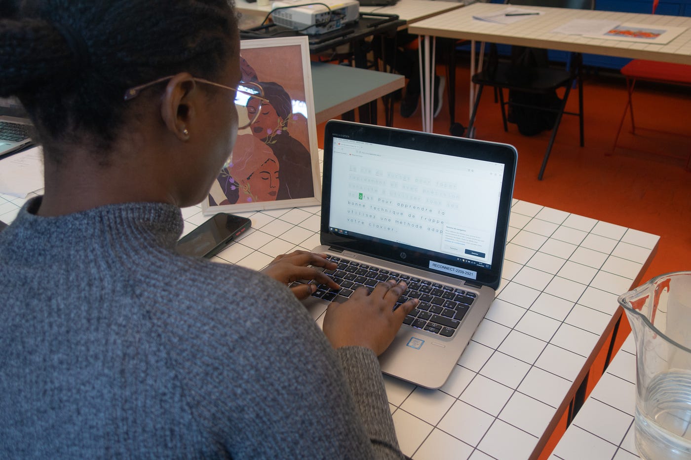 Former les femmes au numérique, un enjeu de pouvoir d’agir