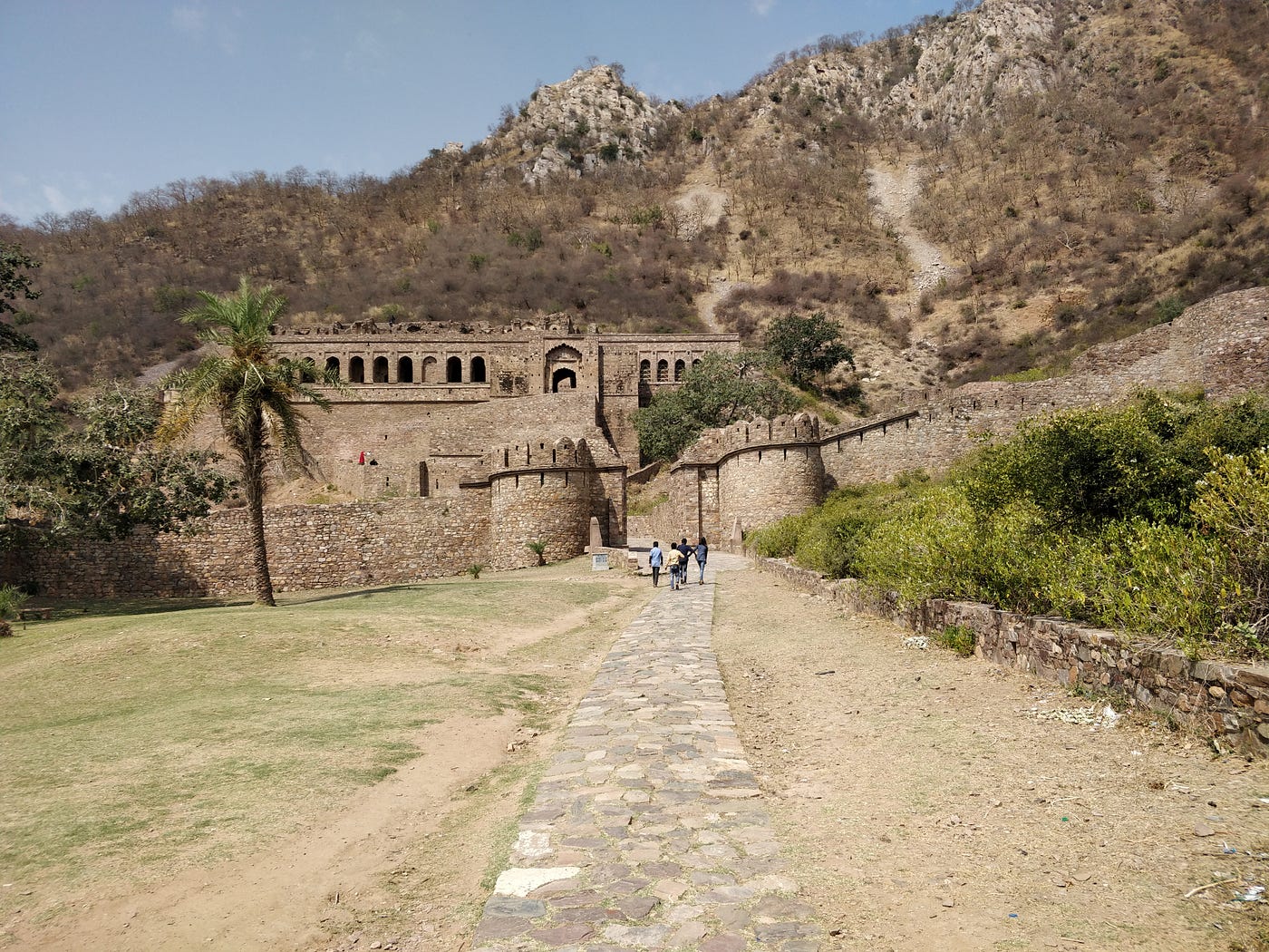 Travel Blog: Bhangarh Fort. The fort of shambles | by Amartya Singh | Medium
